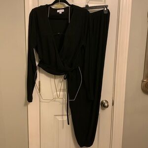 Colsie Women’s Black Top & Pant Set Size XL